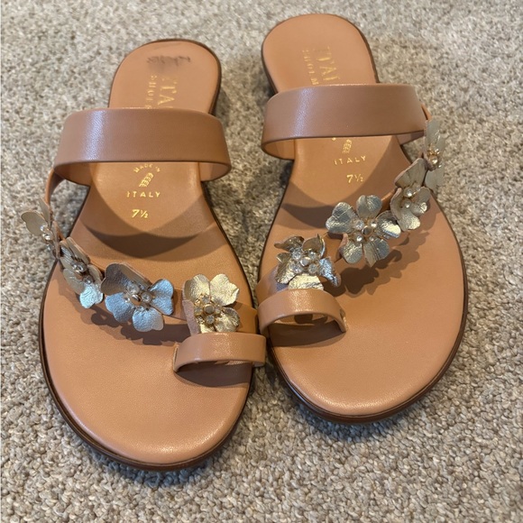 Italian Shoemakers Brown Sandals with Gold Floral Accents - Picture 1 of 4